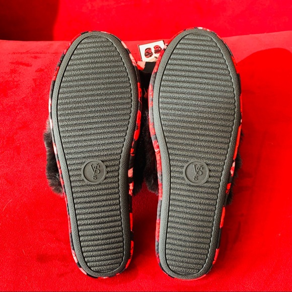 🌺 NWT Victoria’s Secret Satin and Faux Fur Cozy Slippers W Dust Bag Size S 5-7 - Picture 4 of 5